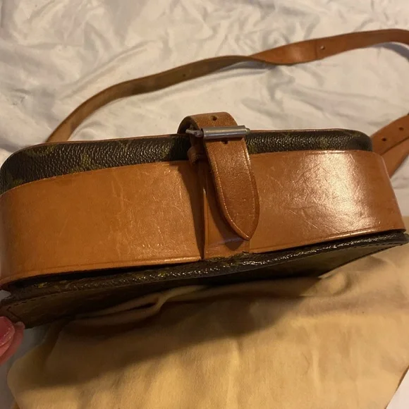 LV bag crossbody - Picture 4 of 8